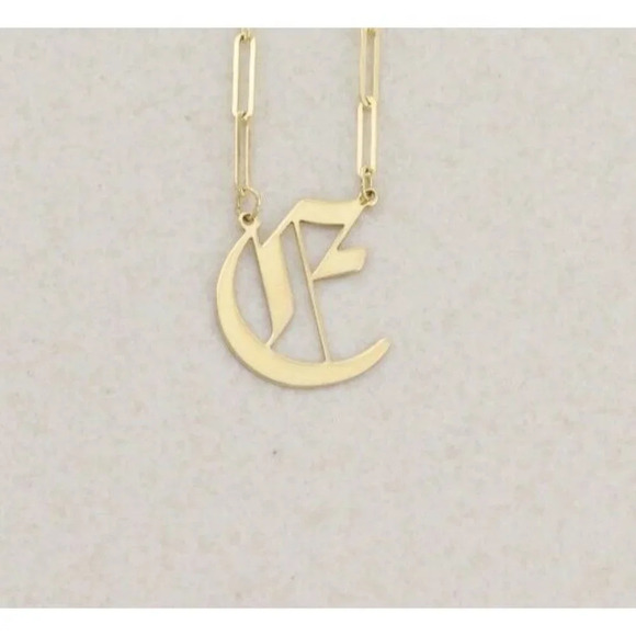 14k Yellow Gold Letter E Gothic Cursive E Necklace 18" Chain - Picture 6 of 9